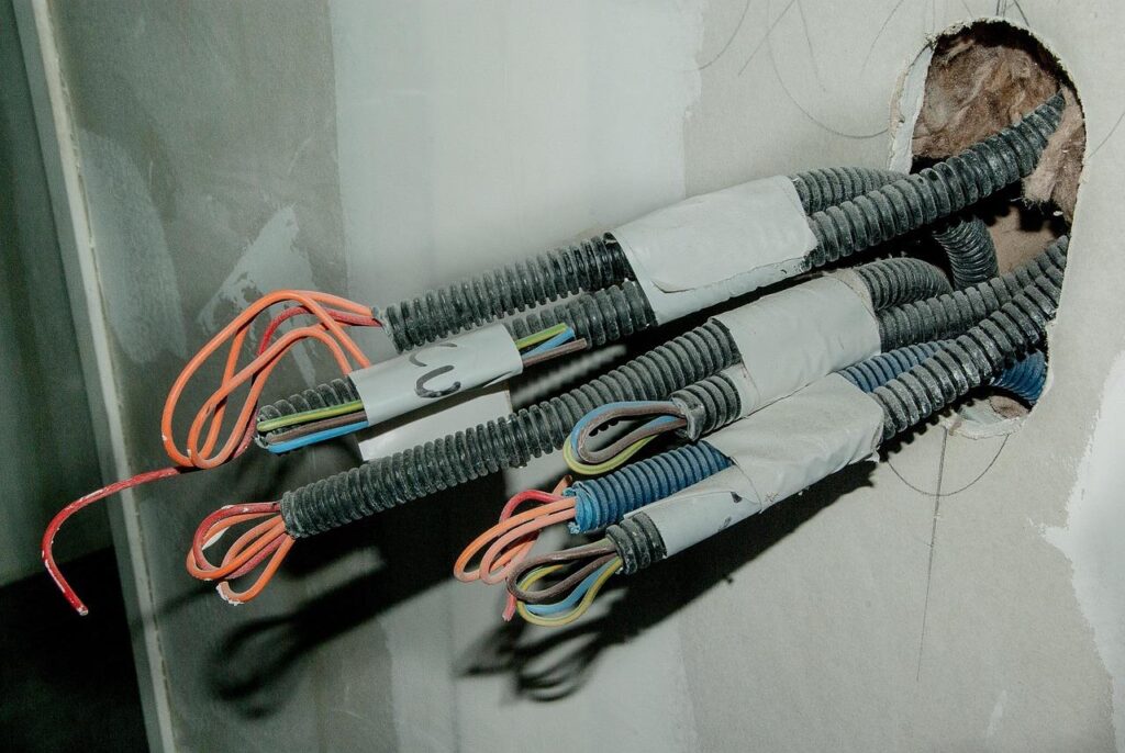 Home Professioneel stucwerk herstellen na elektra-upgrade: voorbereiding, materialen en afwerkingstechnieken voor gladde wanden